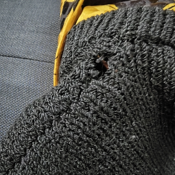 Vintage St. John cropped Black Sweater with Yellow Floral Trim cardigan. - Picture 4 of 4